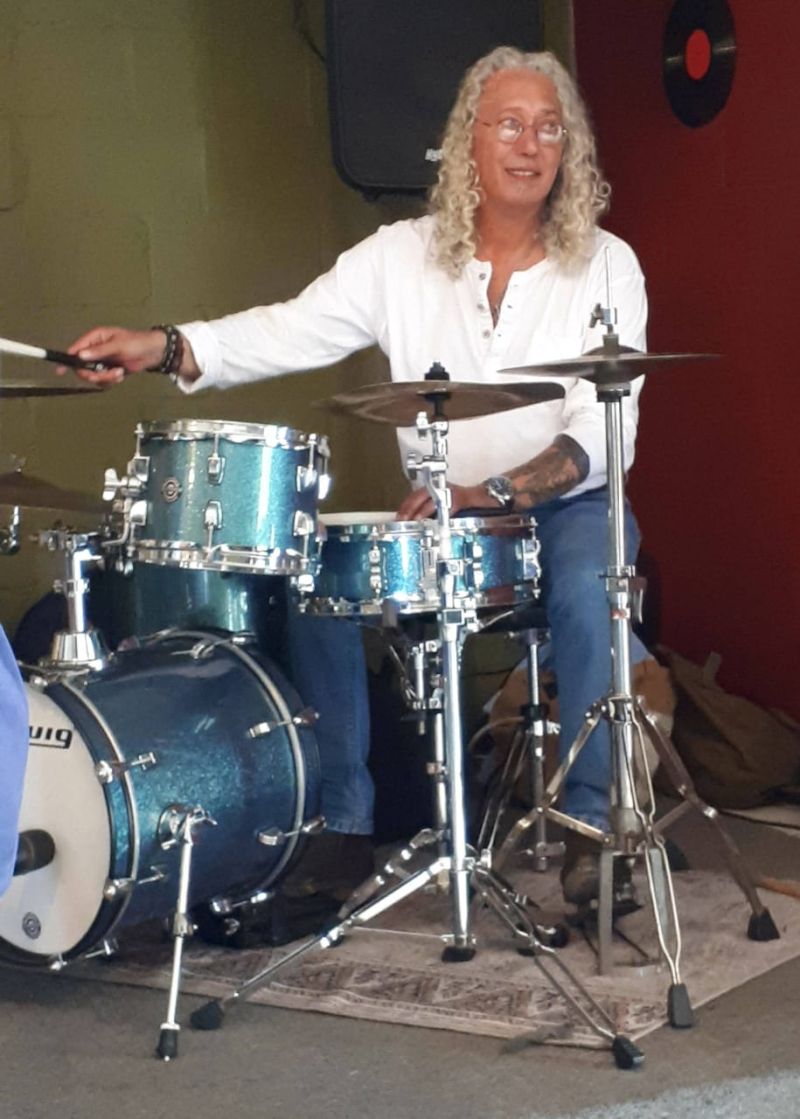 drummerremoved drummerremoved